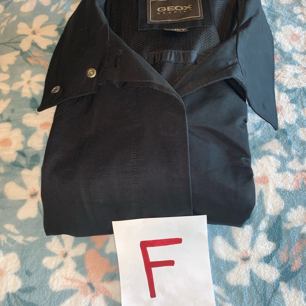 GEOX. Respira Breathable Jacket. Button front w/ wrap tie. Sz 8 - Picture 10 of 14